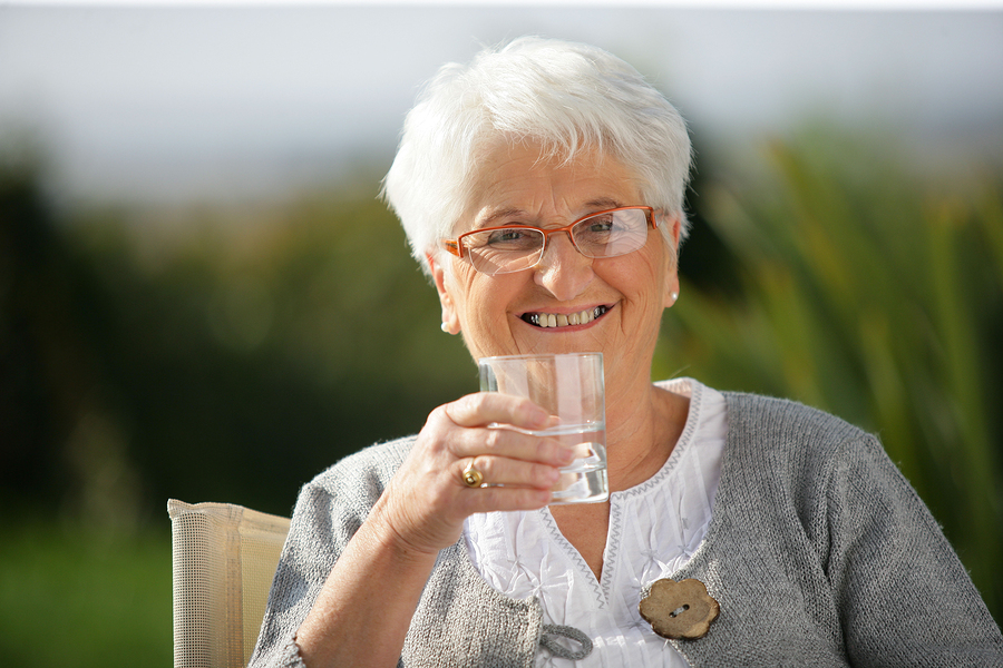 Five Tricks to Help Seniors Hydrate When It’s Hot Outside